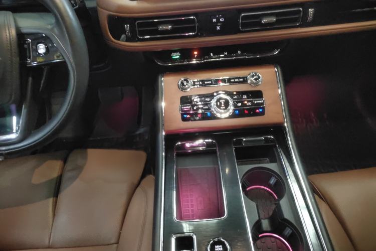 Used Lincoln Aviator 2020 3.0T V6 All-Wheel Drive Executive Version
