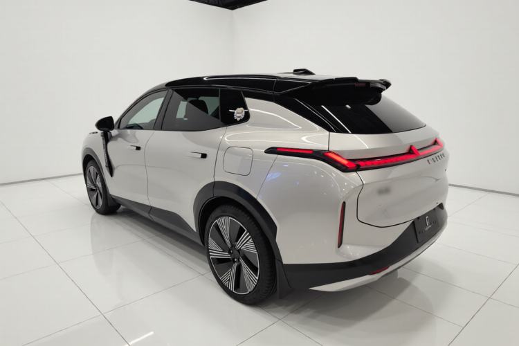 Used Lynk & Co 08 EM-P 2023 220 km Limited-Time Edition Exterior 2