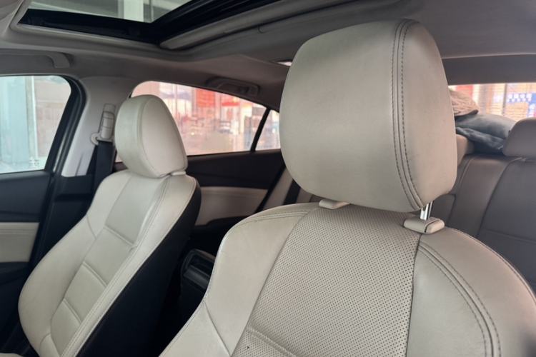 Used Mazda Atenza 2014 2.0L Blue Sky Luxury Edition Interior 3