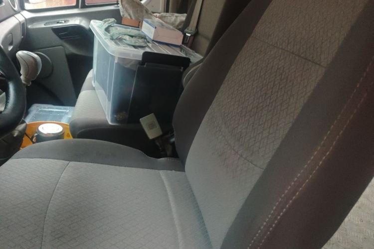 Used JAC Sunray 2017 2.0T Short-Wheelbase Mid-Roof StarTourer Light Commercial Van