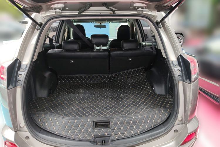 Used Toyota RAV4 2016 2.0L CVT Two-Wheel Drive Fashion Edition China V Standard
