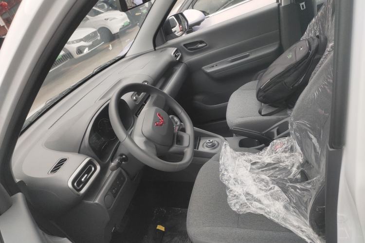 Used Wuling Hongguang New Energy 2025 Extended-Range Hybrid 50 km Utility Version