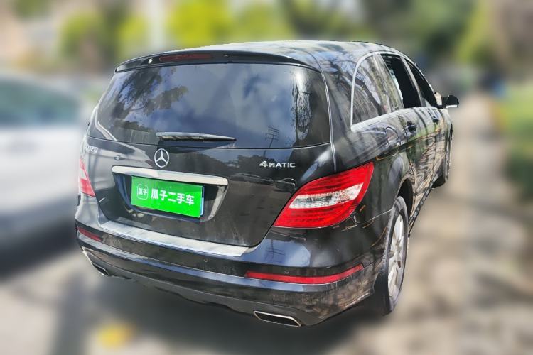 Used Mercedes-Benz R-Class 2015 R 320 4MATIC Luxury Model Rear Right 45 Deg