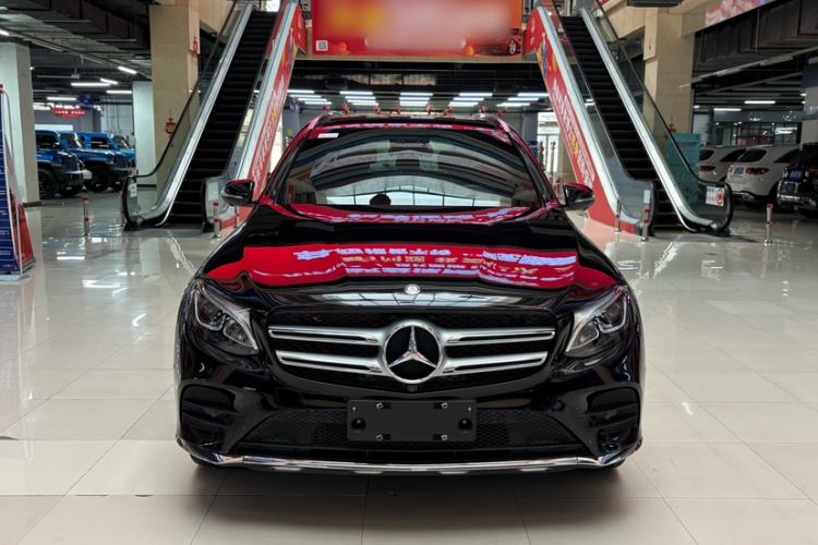 Used Mercedes-Benz GLC 2017 GLC 260 4MATIC Luxury Model Exterior 6