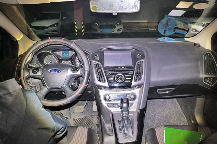 Used Ford Focus 2012 Sedan 1.6L Automatic Fashion Edition