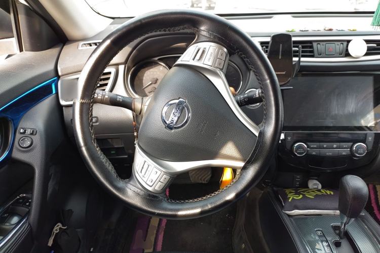 Used Nissan X-Trail 2015 2.0L CVT Comfort MAX Edition 2WD