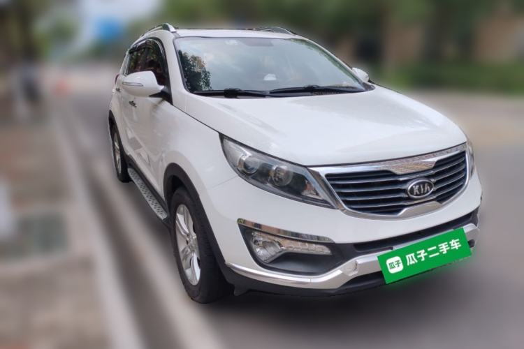 Used Kia Sportage R 2014 2.0L Automatic Two-Wheel Drive GLS Trim Front Right 45 Deg