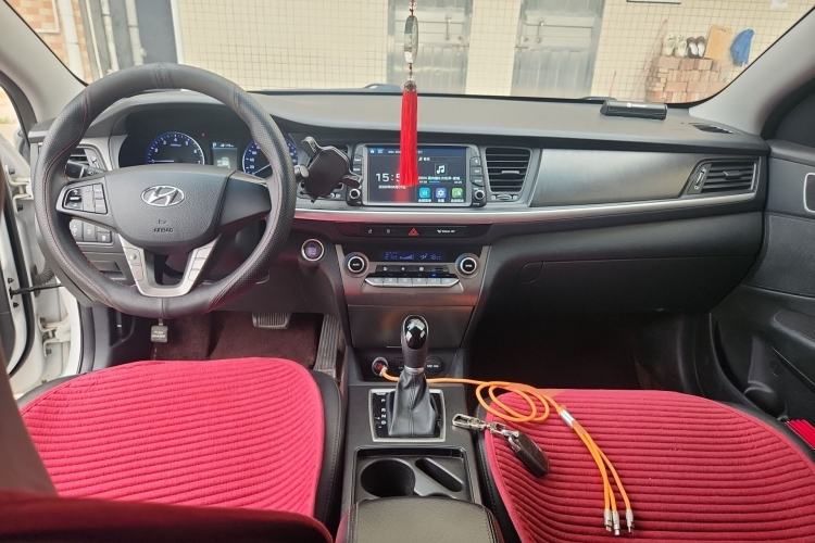 Used Hyundai Mistra 2019 1.8L Automatic Smart GLS Commemorative Model China VI Standard Center Console