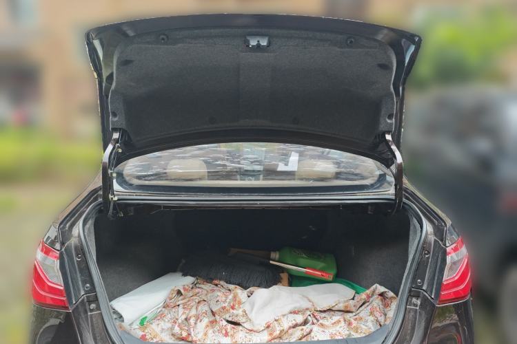 Used Soueast V5 Lingzhi 2012 1.5L Manual Comfort Edition Trunk