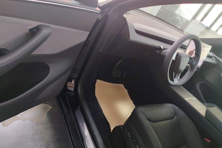 Used Tesla Model Y 2026 Rear-Drive Model