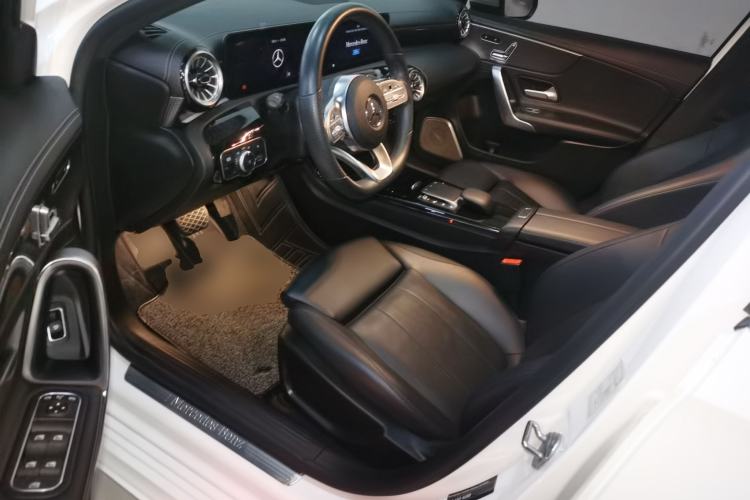 Used Mercedes-Benz A-Class 2022 Restyled A 200 L Sport Sedan Fashion Version Driver Seat