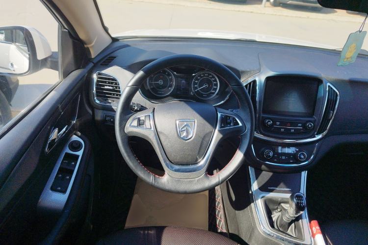 Used Baojun 560 2016 1.5T Manual Luxury Model Steering Wheel