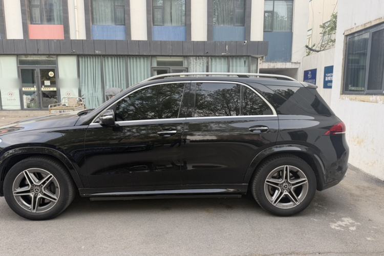 Used Mercedes-Benz GLE 2020 Facelifted GLE 450 4MATIC Stylish Edition Exterior 5