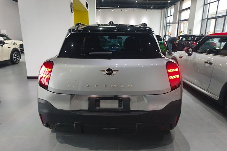 Used MINI Electric ACEMAN 2024 E Classic Edition Rear