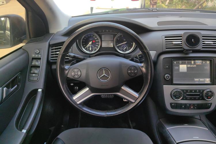 Used Mercedes-Benz R-Class 2014 R 320 4MATIC Business Model Steering Wheel