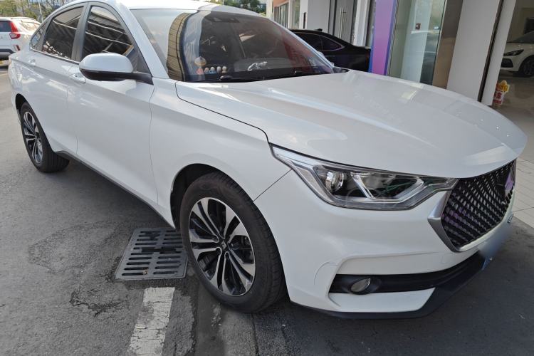 Used Baojun RC-6 2019 1.5T CVT 24-Hour Online Prestige Edition Front Right 45 Deg