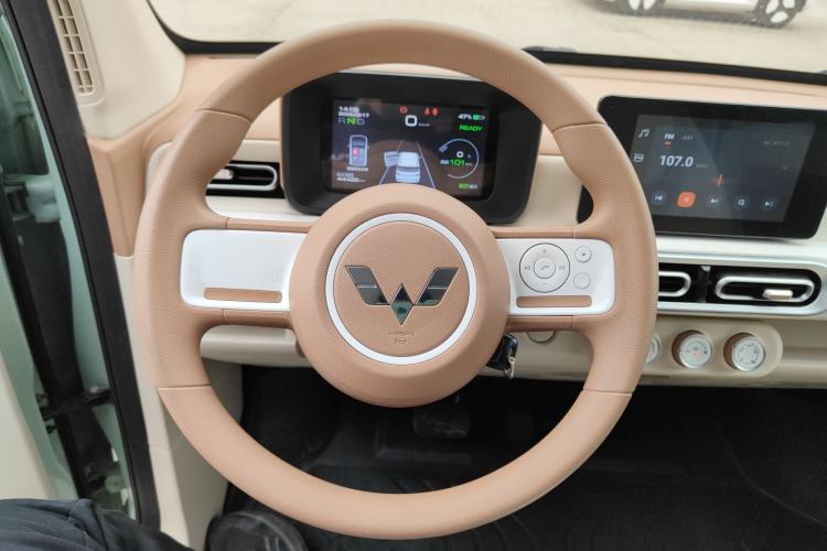 Used Wuling Hongguang MINIEV 2024 3rd Generation 215km Advanced Version
