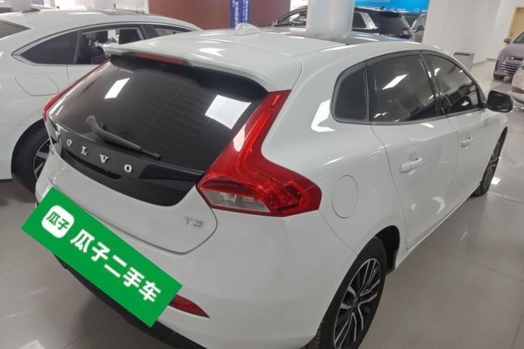 Used Volvo V40 2017 T3 Zhiyi Edition
