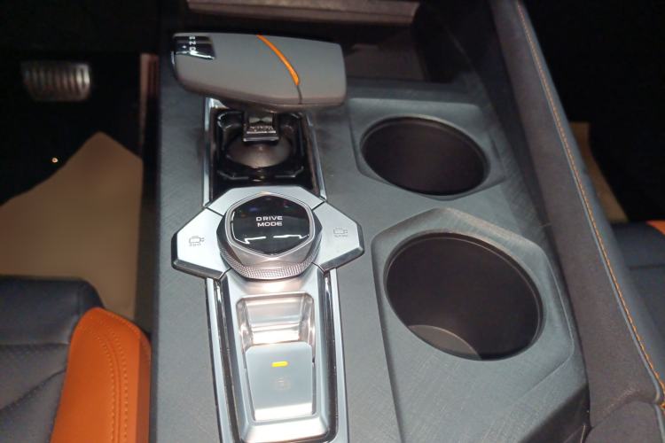 Used Changan UNI-V 2025 1.5T 500Bar Prestige Sporty Version
