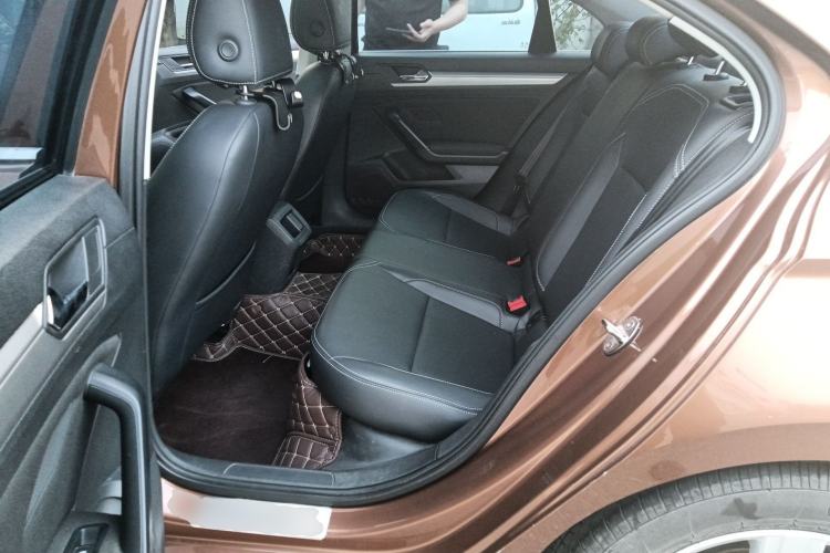 Used Volkswagen Lamando 2015 230TSI DSG Fashion Edition Left Rear Seat