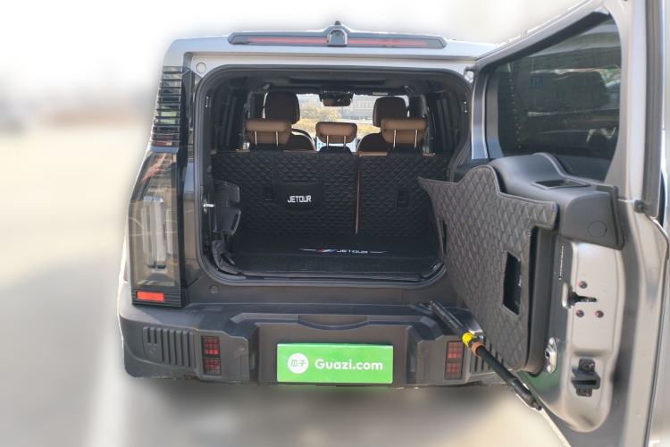 Used JETOUR Traveler 2023 2.0T All-Wheel Drive CrossPRO+ Trunk