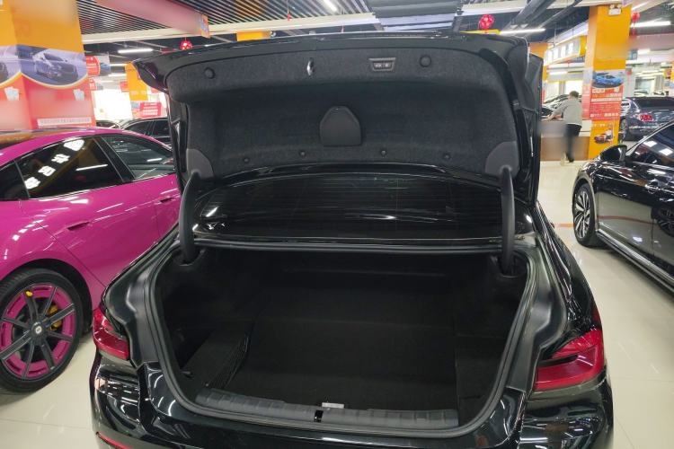 Used BMW 5 Series New Energy 2022 Second Facelift 535Le Luxury Package Trunk