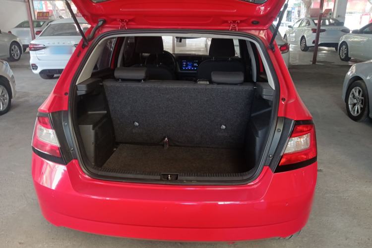 Used Skoda Fabia 2016 1.4L Automatic Car Enjoy Edition
