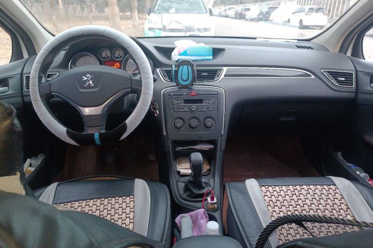 Used Peugeot 308 2014 Enjoy Edition Classic 1.6L Manual YouShang Model Center Console