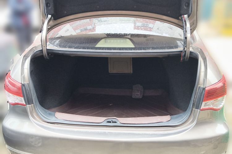 Used Nissan Sylphy 2016 Classic 1.6XE Manual Comfort Edition Trunk