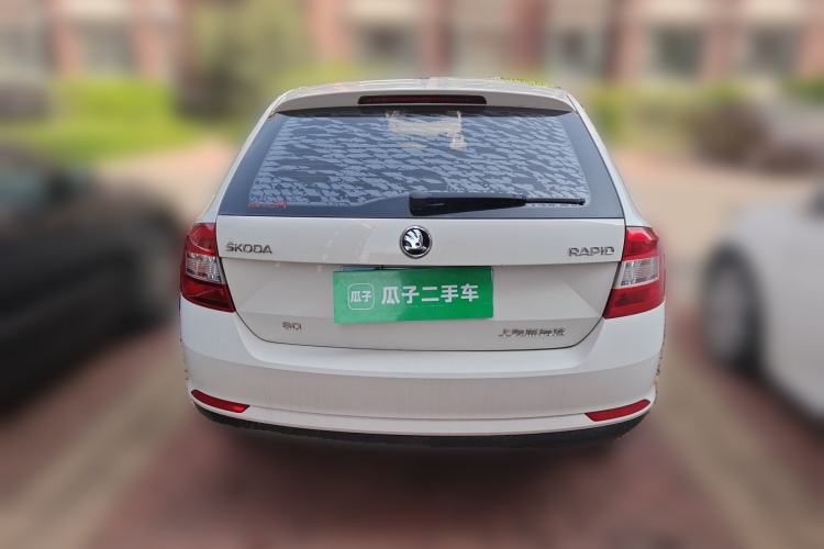 Used Skoda Rapid Spaceback 2016 Revised Version 1.6L Automatic Front-Drive Edition Rear