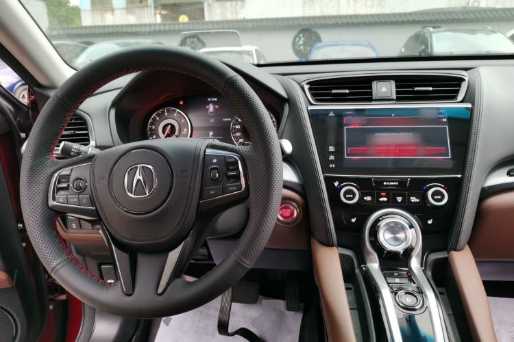 Used Acura CDX 2016 1.5T Two-Wheel Drive Deluxe Edition Center Console