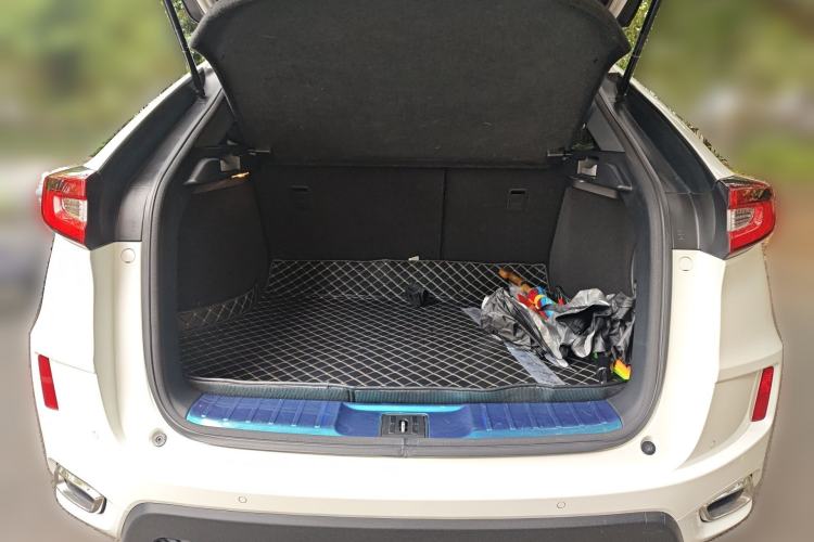 Used Honda UR-V 2017 240TURBO Two-Wheel Drive Luxury Edition China VI Trunk