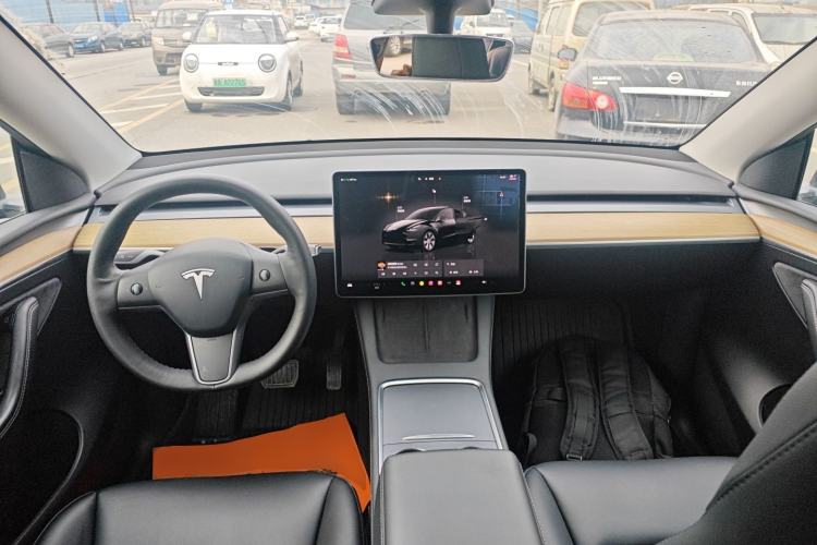 Used Tesla Model Y 2022 Long-Range All-Wheel-Drive Version