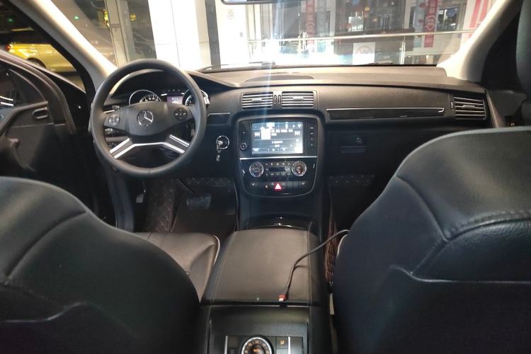 Used Mercedes-Benz R-Class 2017 R 320 4MATIC Business Edition Prestige Model
