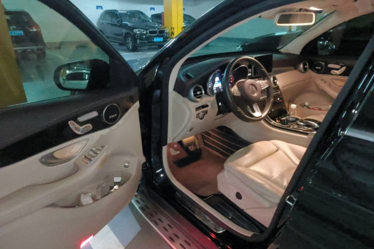 Used Mercedes-Benz GLC 2016 GLC 260 4MATIC Luxury Model