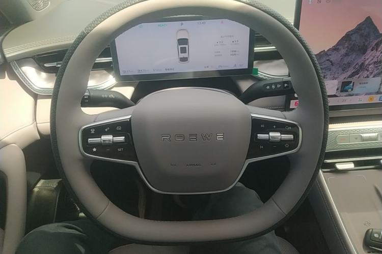 Used Roewe M7 DMH 2025 Model 160km Premium Version
