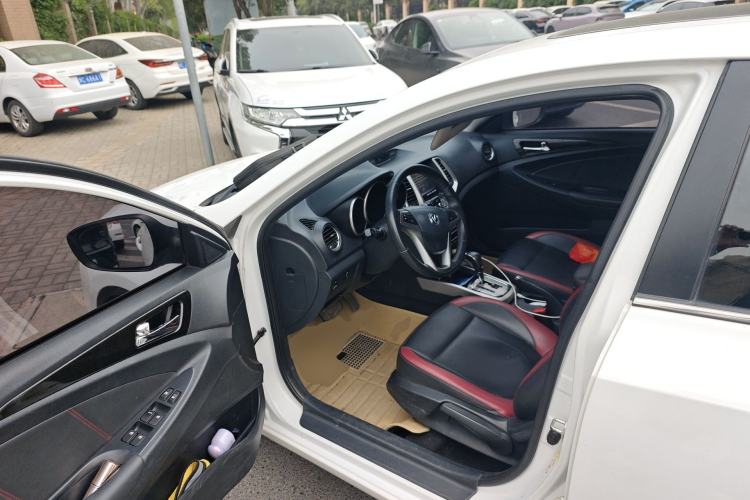 Used CHANGAN Eado 2013 1.6L Automatic Junku Model China IV Standard Driver Seat