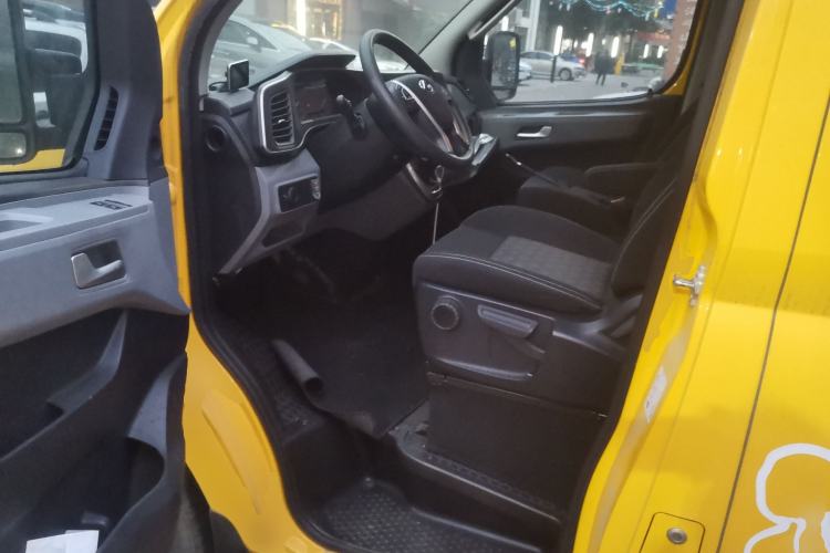 Used SAIC MAXUS Xintu V80 2021 2.0T AMT Classic Aoyuntong Short Wheelbase Ultra-Low Roof 7/8/9-Seater Driver Seat