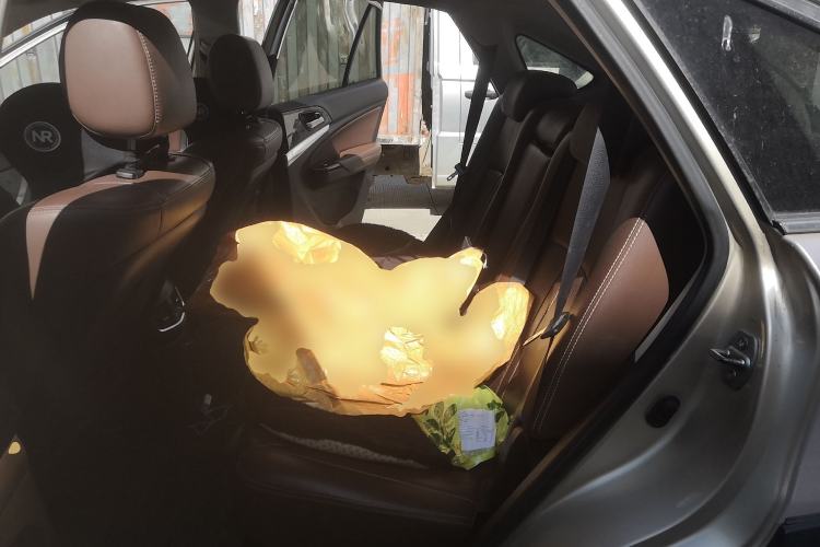 Used BYD Tang New Energy 2015 2.0T Four-Wheel-Drive Flagship Model Left Rear Seat