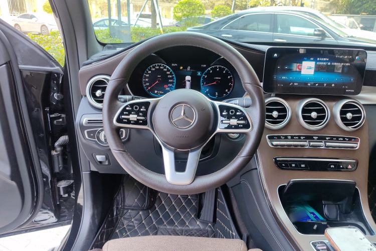 Used Mercedes-Benz GLC 2020 Facelift GLC 300 L 4MATIC Dynamic Edition Steering Wheel