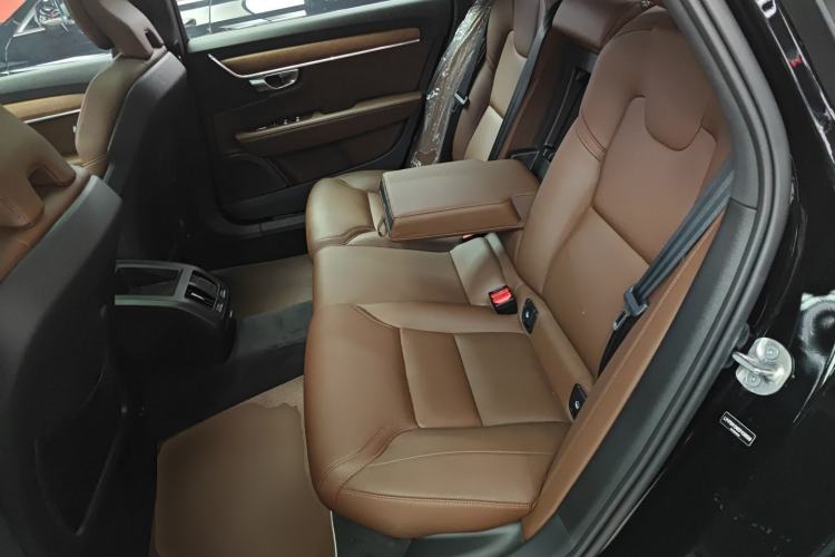 Used Volvo S90 2025 B5 Zhiyi Luxury Edition
