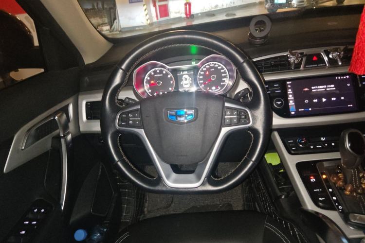 Used Geely Auto Emgrand X7 Sport 2018 1.8TD Automatic Two-Wheel Drive ZhiZun Model with 4G Connectivity