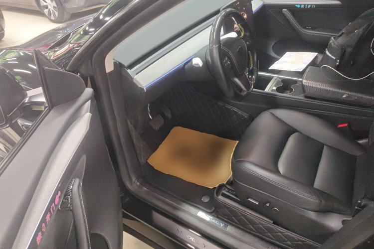 Used Tesla Model Y 2023 Rear-Wheel-Drive Version
