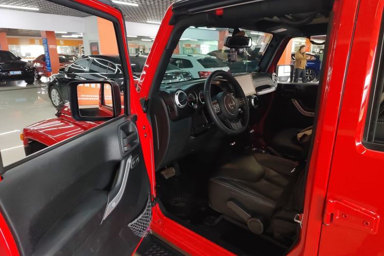 Used Jeep Wrangler 2015 3.0L Sahara Four-Door Comfort Edition