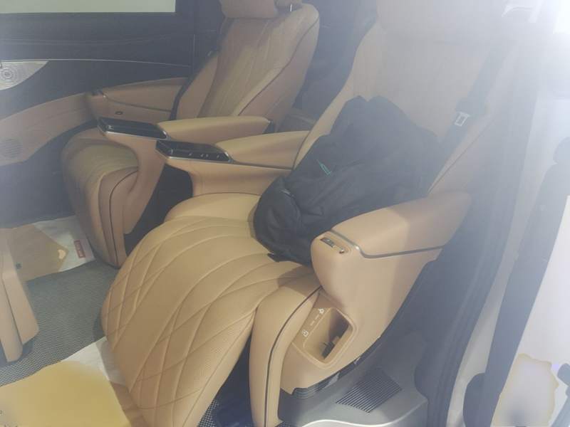Used Denza D9 2024 DM-i 980 Four-Wheel Drive Prestige Model – Executive — 16