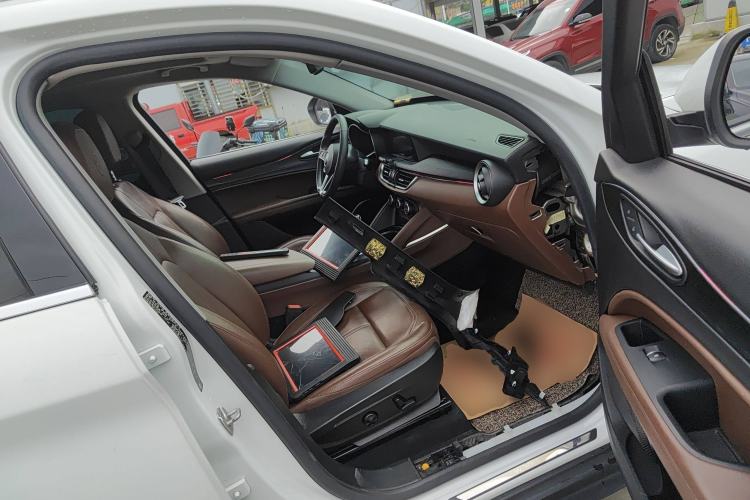 Used Alfa Romeo Stelvio 2017 2.0T 200HP Luxury Edition
