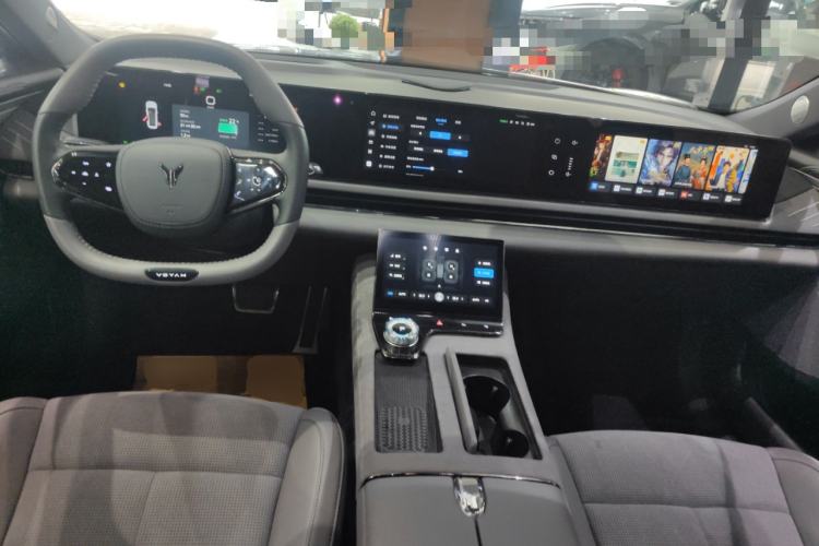 Used VOYAH PASSION 2024 PHEV Four-Wheel Drive Ultra-Long Range Executive Edition Center Console