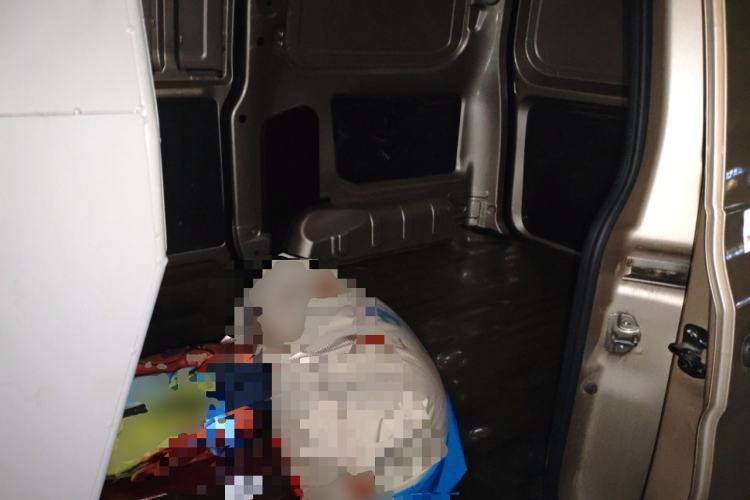 Used Wuling Hongguang V 2022 1.5L Jingqu Edition Enclosed-Window Vehicle with Hydraulic Power Steering LAR