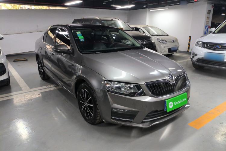Used Skoda Octavia 2017 1.6L Manual Smart Drive Edition
