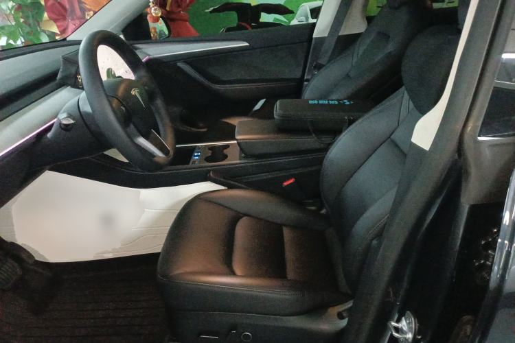 Used Tesla Model Y 2024 Rear-Wheel-Drive Version Left Front Seat